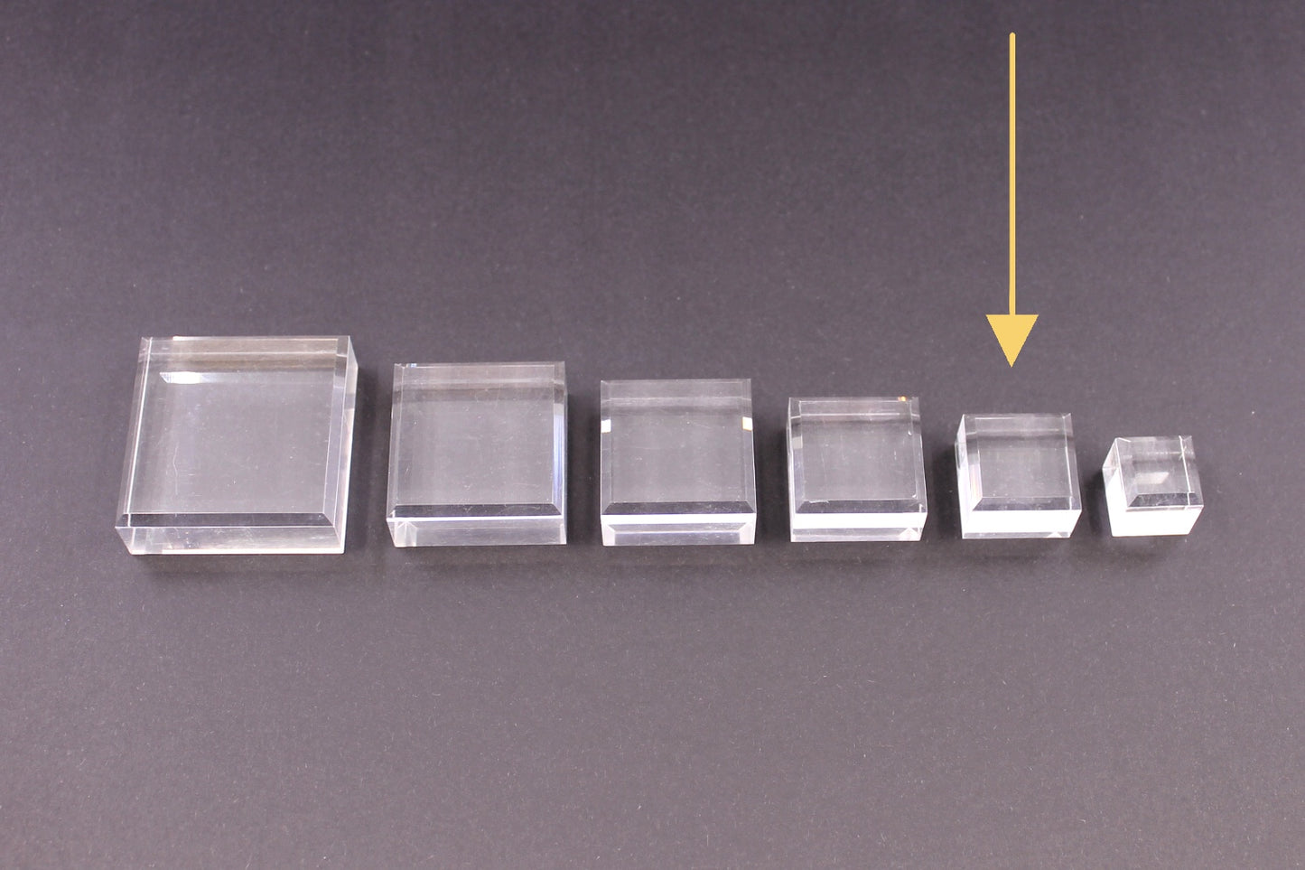 AB 2 (25mm x 25mm x 18mm) - Acrylic Stands