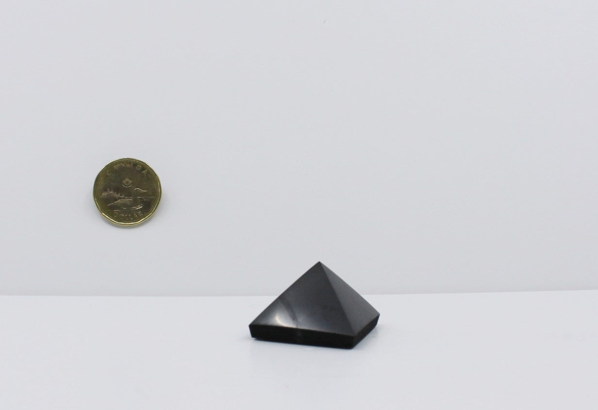 Pyramid 3cm - Shungite