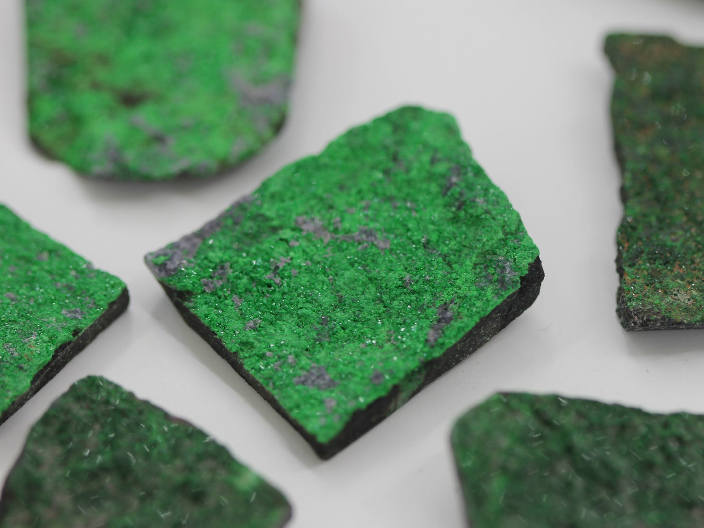 Uvanovite (Green Garnet) - Mineral Specimen