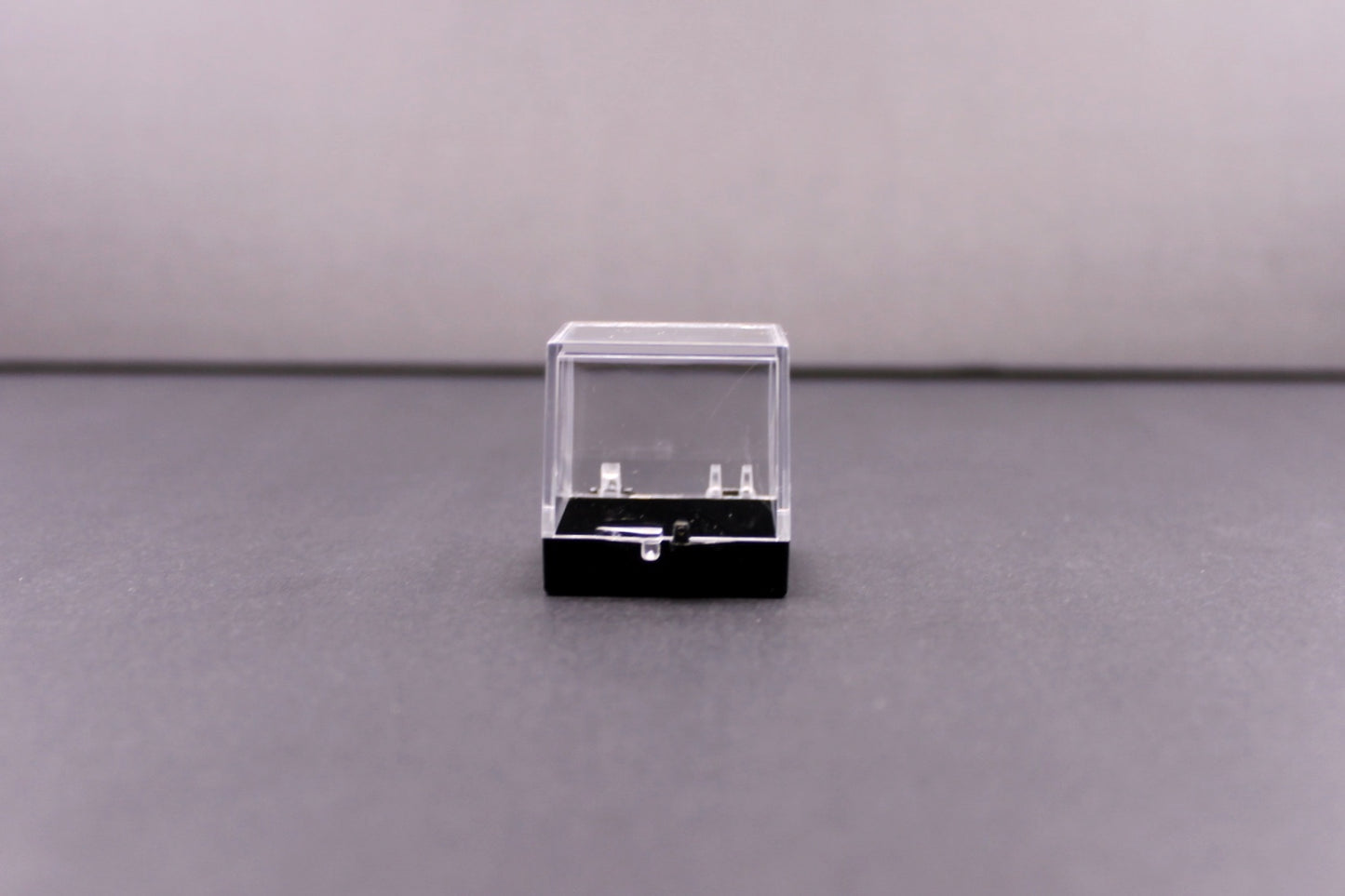 Thumbnail 1 (1.35" x 1.35" x 1.40") - Perky Display Boxes