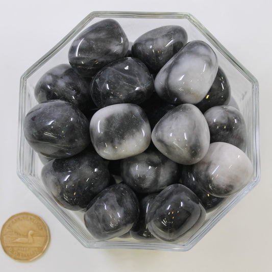 Quartz Black & White Large - Tumbled